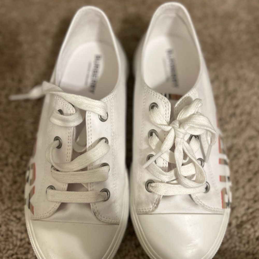 Burberry White and Silver Sneakers Classic Style
